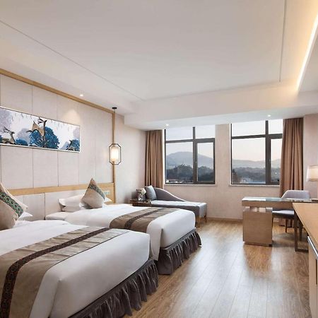 Ramada Plaza By Wyndham Enshi Ξενοδοχείο Εξωτερικό φωτογραφία