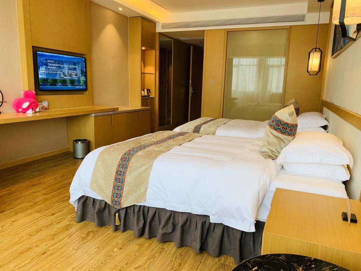 Ramada Plaza By Wyndham Enshi Ξενοδοχείο Εξωτερικό φωτογραφία