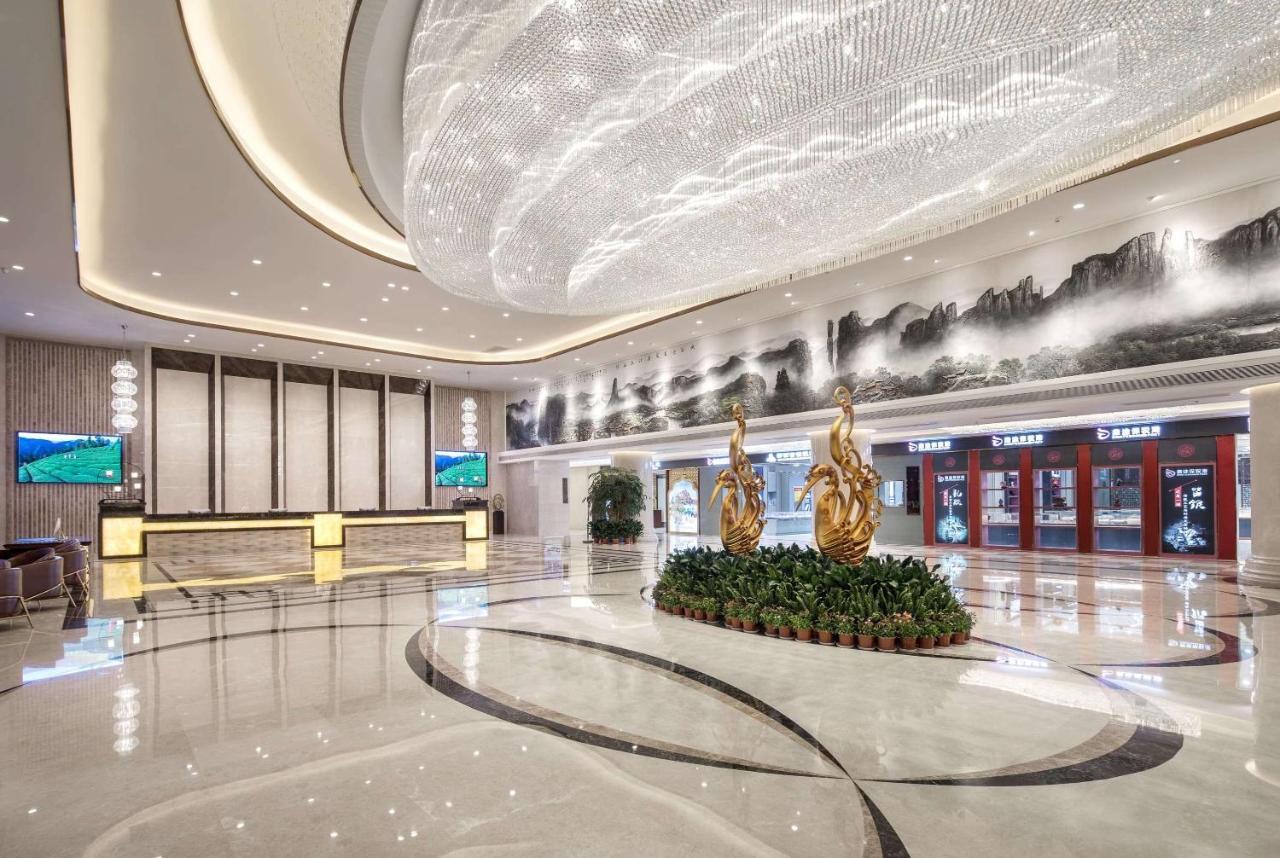 Ramada Plaza By Wyndham Enshi Ξενοδοχείο Εξωτερικό φωτογραφία